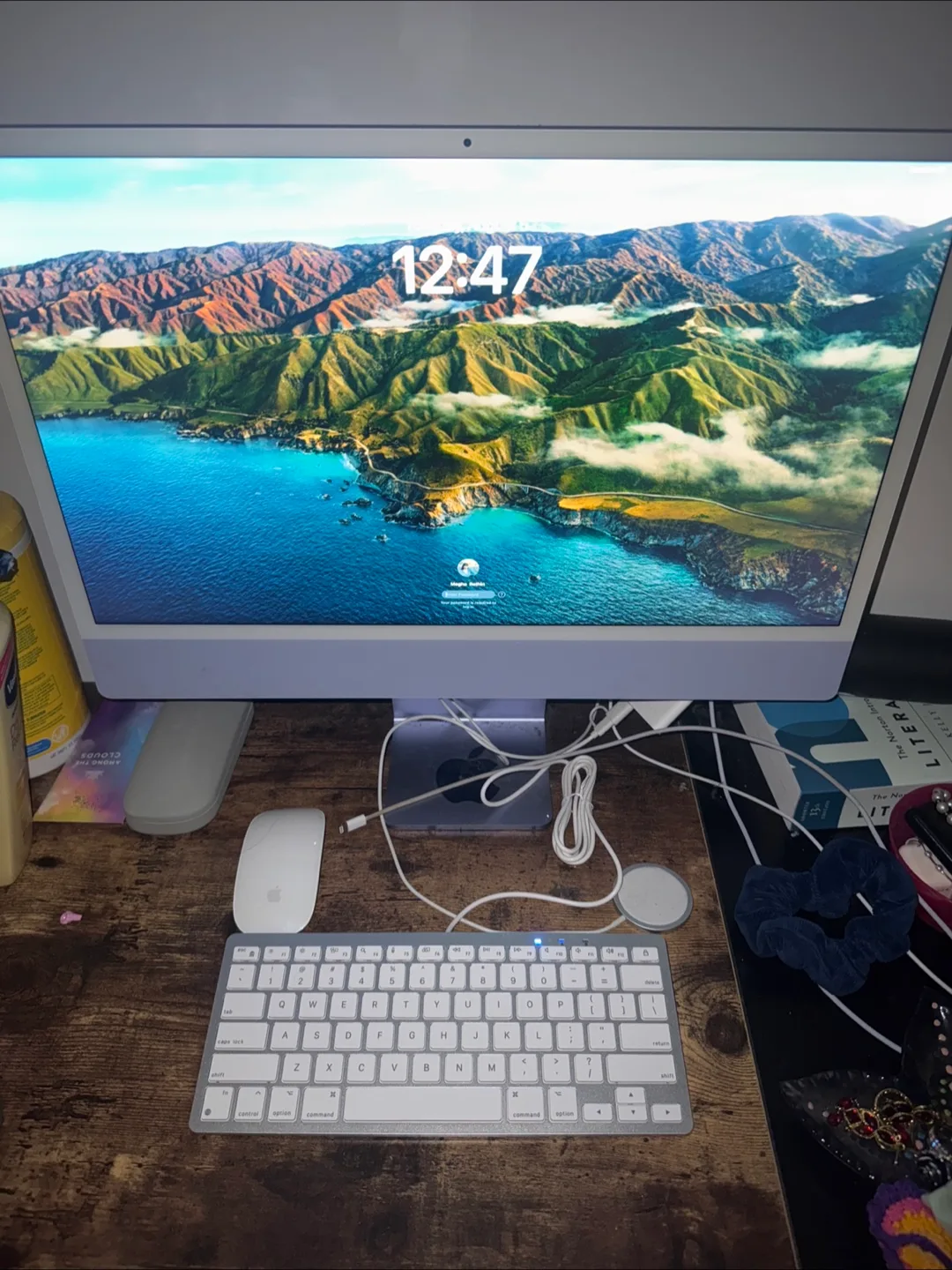 Apple iMac 24" Desktop Computer image indicator(3)