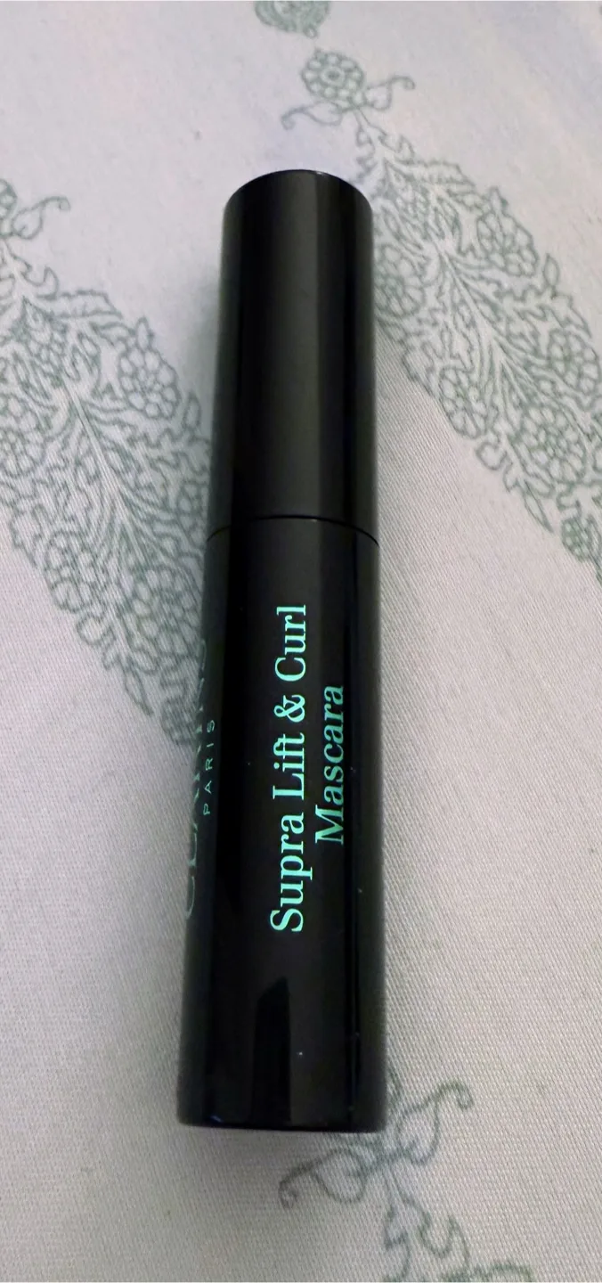 Clarins Total Eye Lift, Total Cleansing Oil & Supra Lift Mascara image indicator(4)