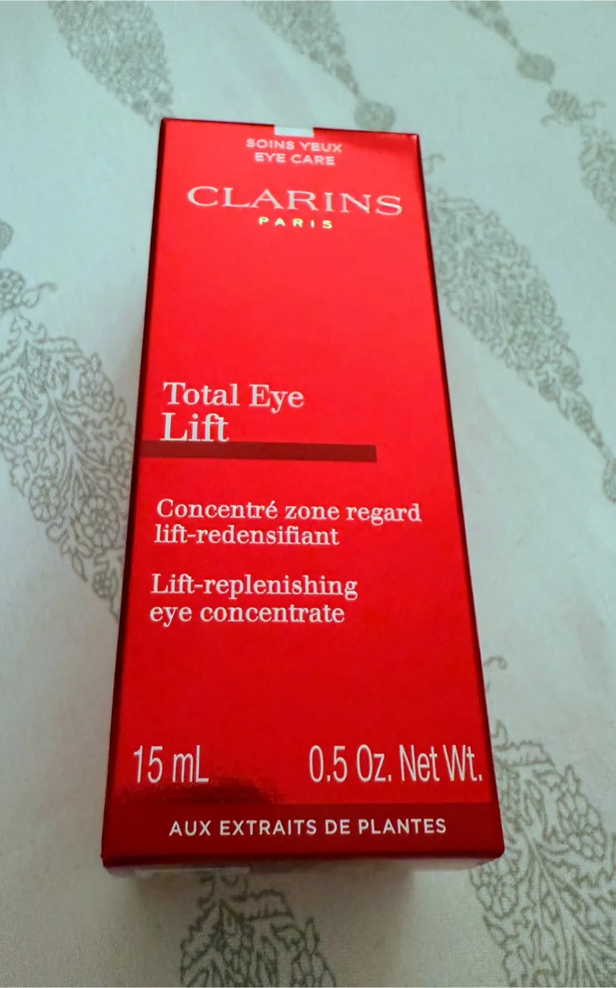 Clarins Total Eye Lift, Total Cleansing Oil & Supra Lift Mascara image indicator(2)