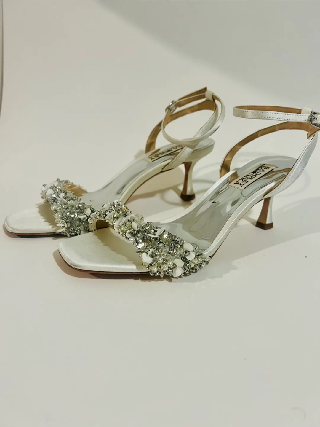 Badgley Mischka White Heels, Size 6 thumbnail