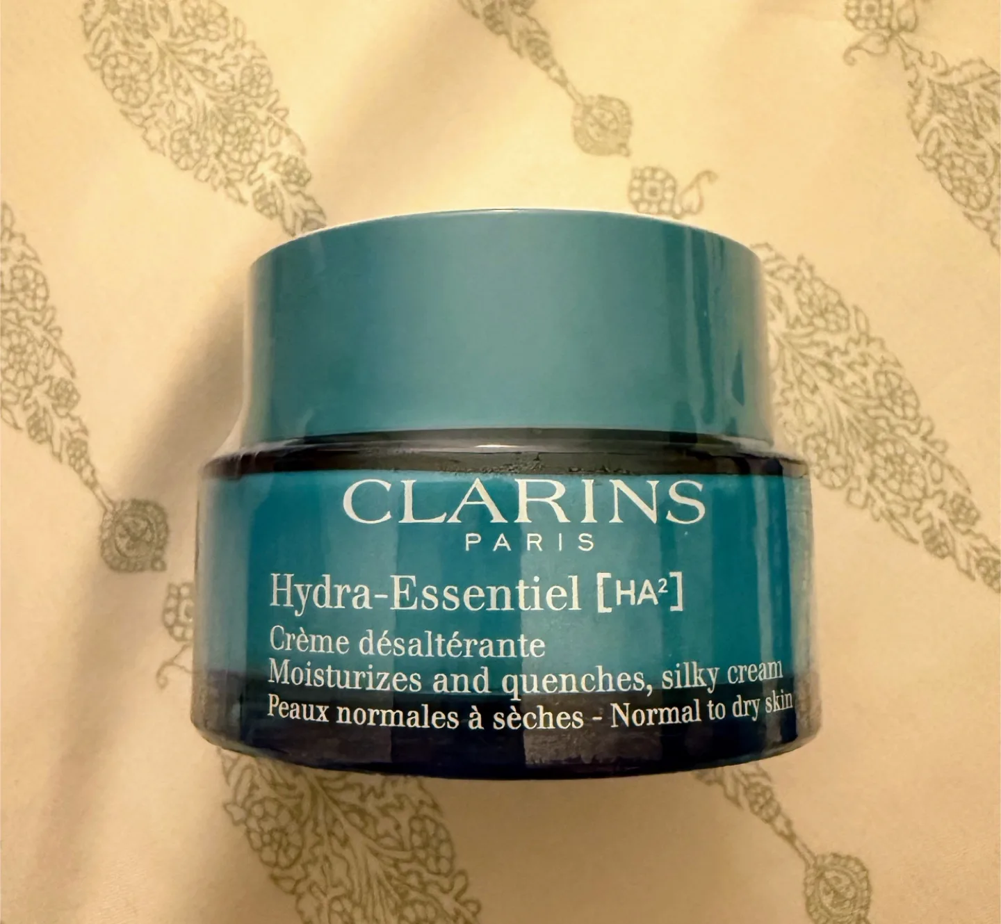 Clarins Hydra-Essentiel Skincare Set image indicator(2)