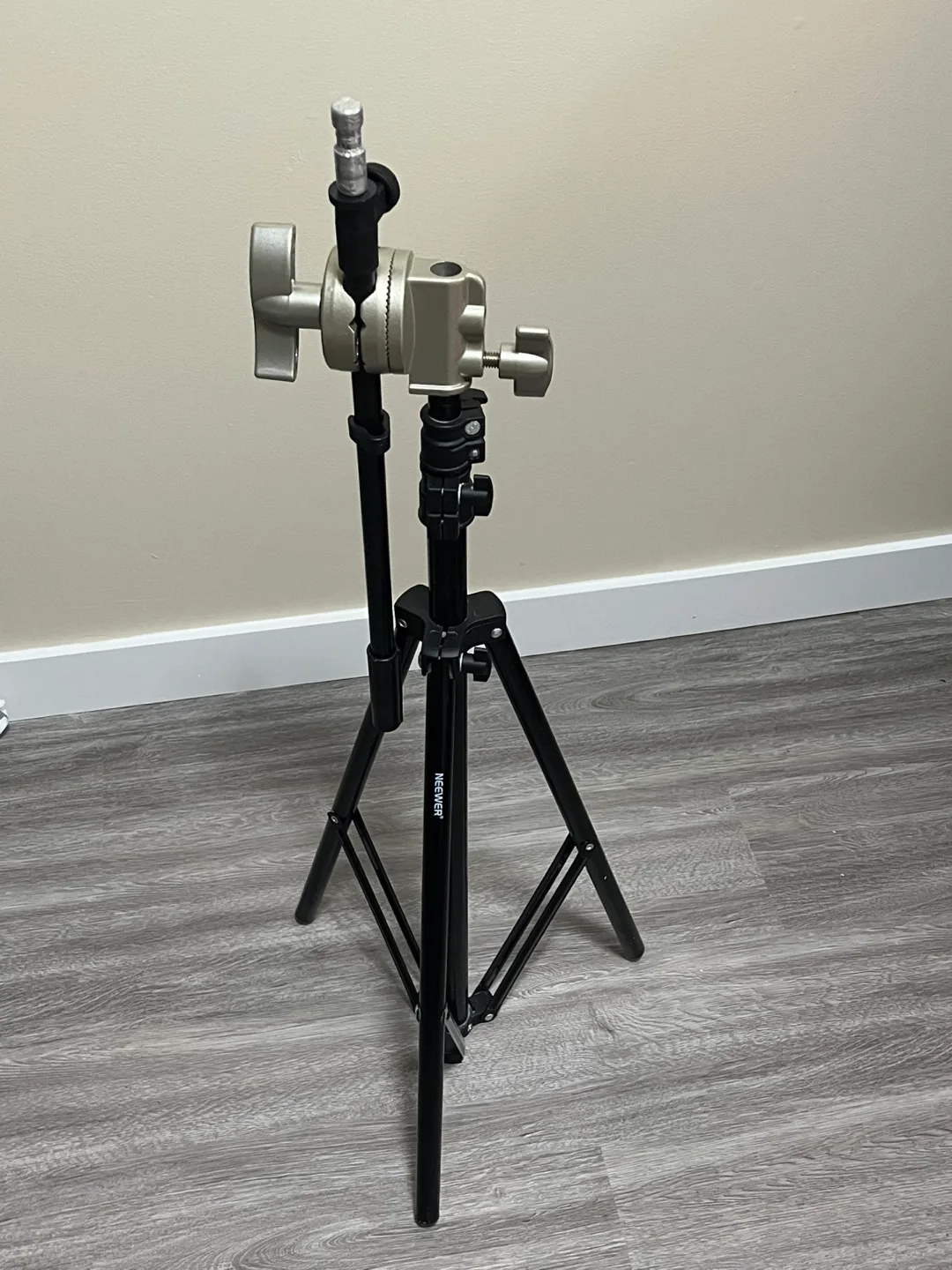NEEWER Tripod Stand for Photography thumbnail