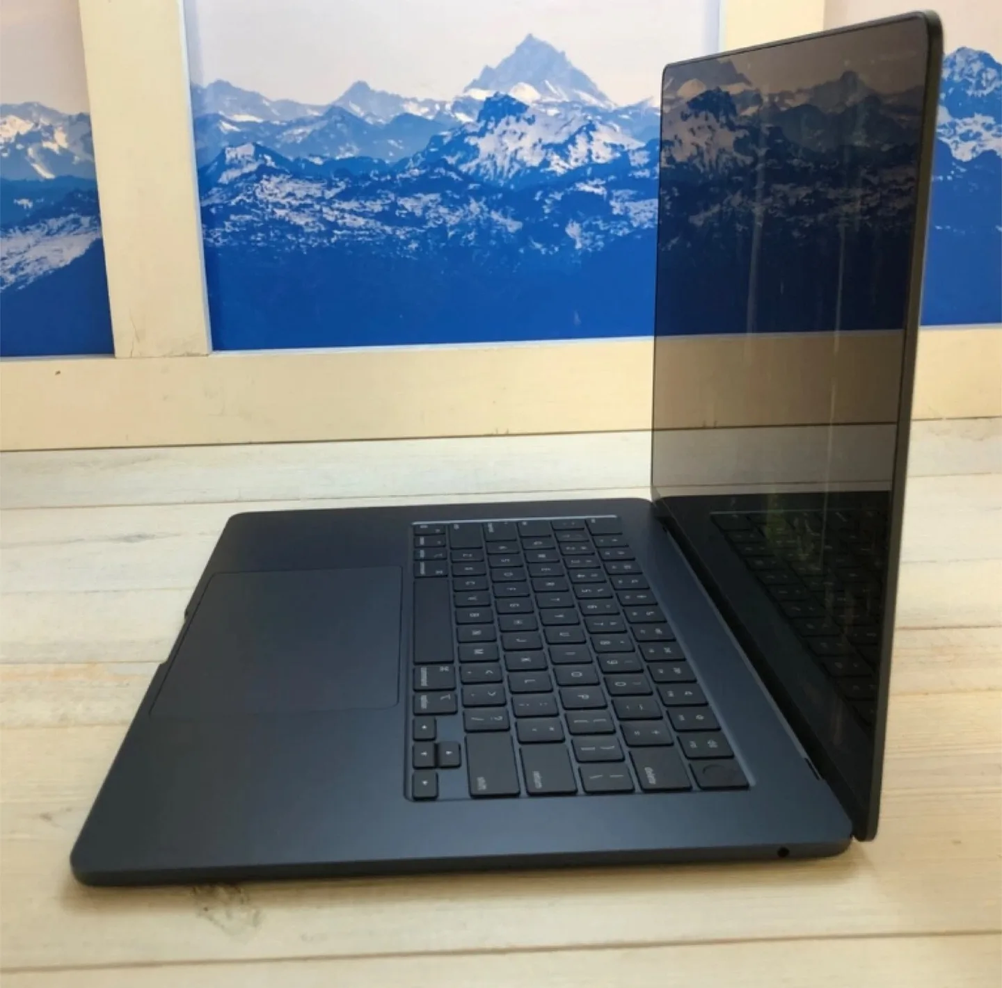 M3 MacBook Air 2024 15.3” Midnight image indicator(5)