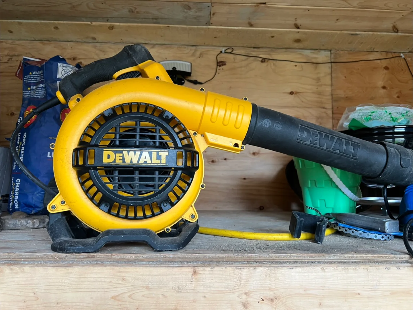 DeWalt Leaf Blower thumbnail