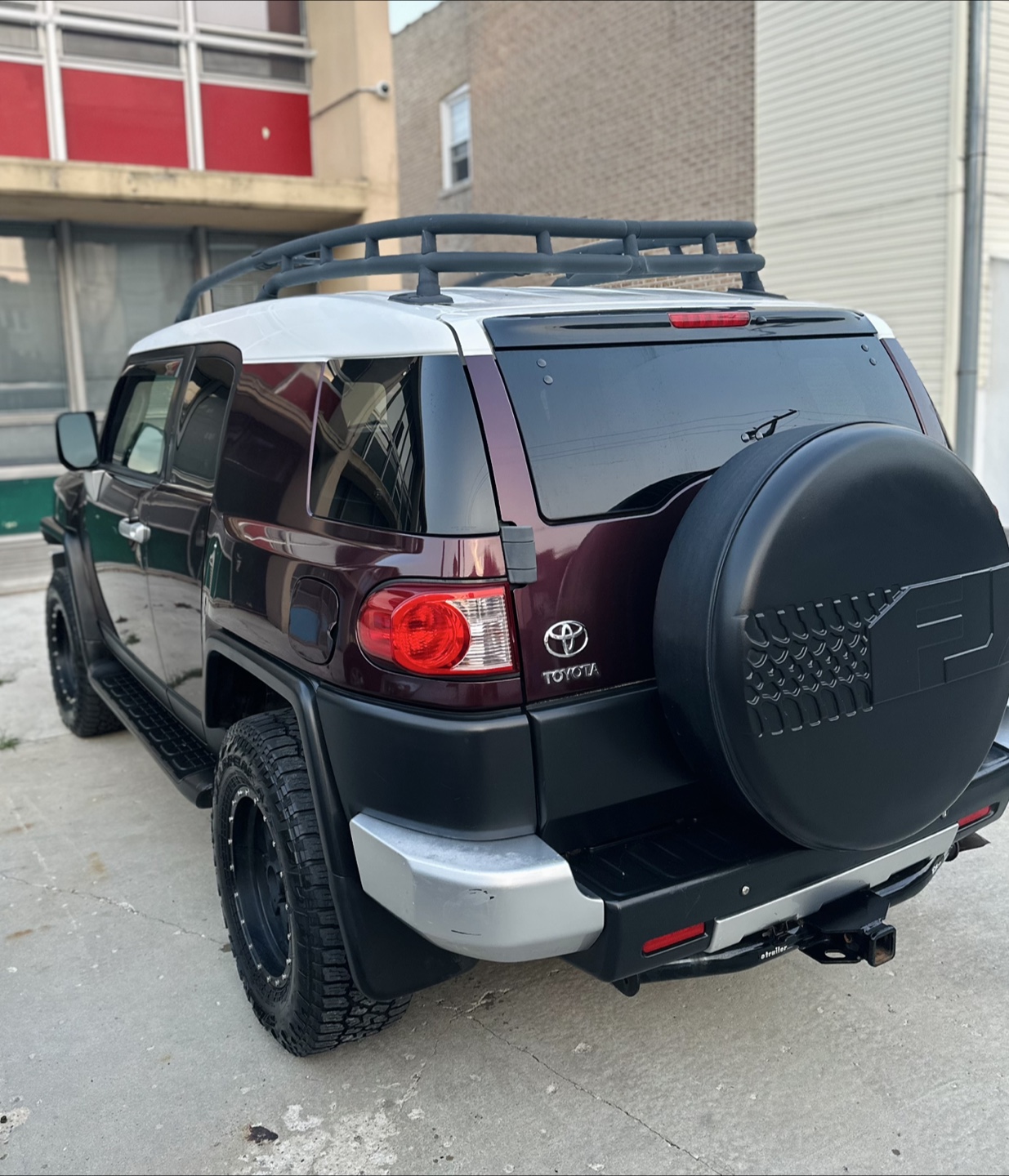 Toyota FJ Cruiser SUV - photo 2