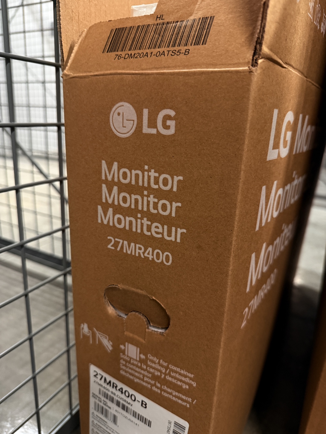 LG 27MR400 27-inch Monitor - Like New! - photo 3