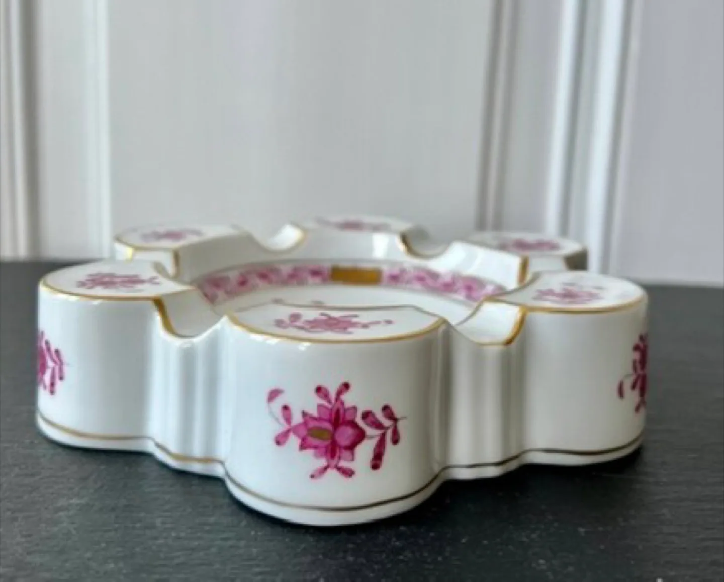 ✨Herend Hungary Handpainted Ashtray image indicator(2)