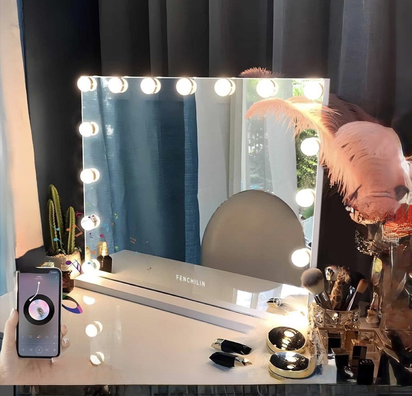 Hollywood Makeup Mirror with 18 Bulbs