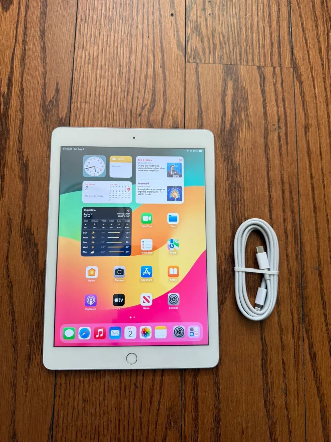 Apple iPad 6th Gen WiFi/32GB/charging Cable thumbnail