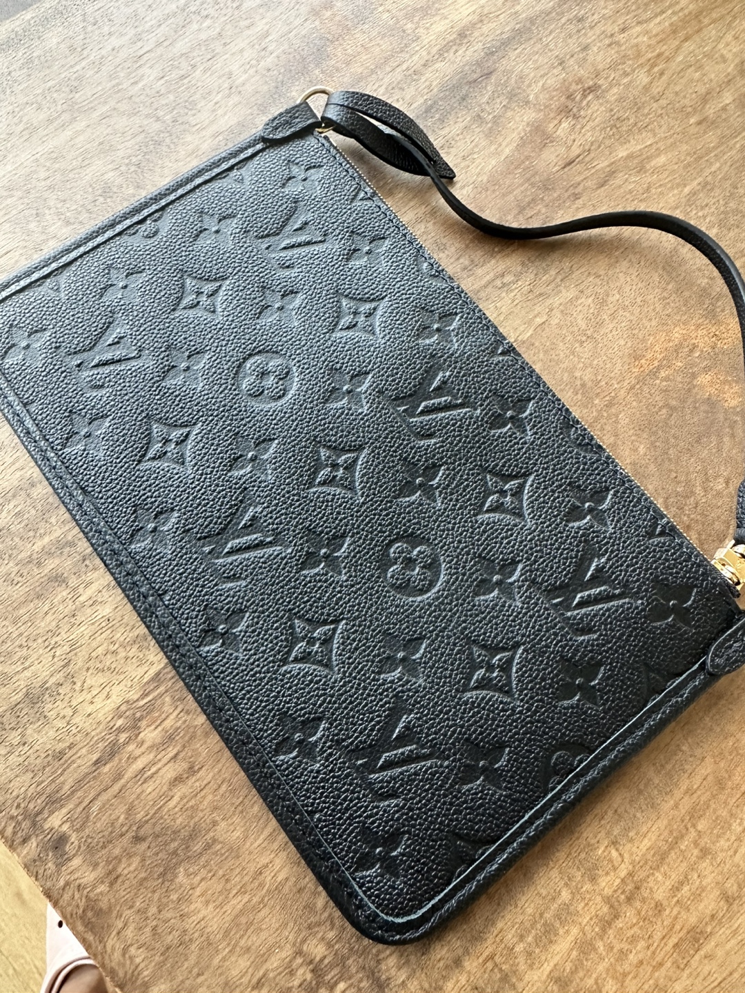 Black Louis Vuitton Black  Pochette. - excellent condition