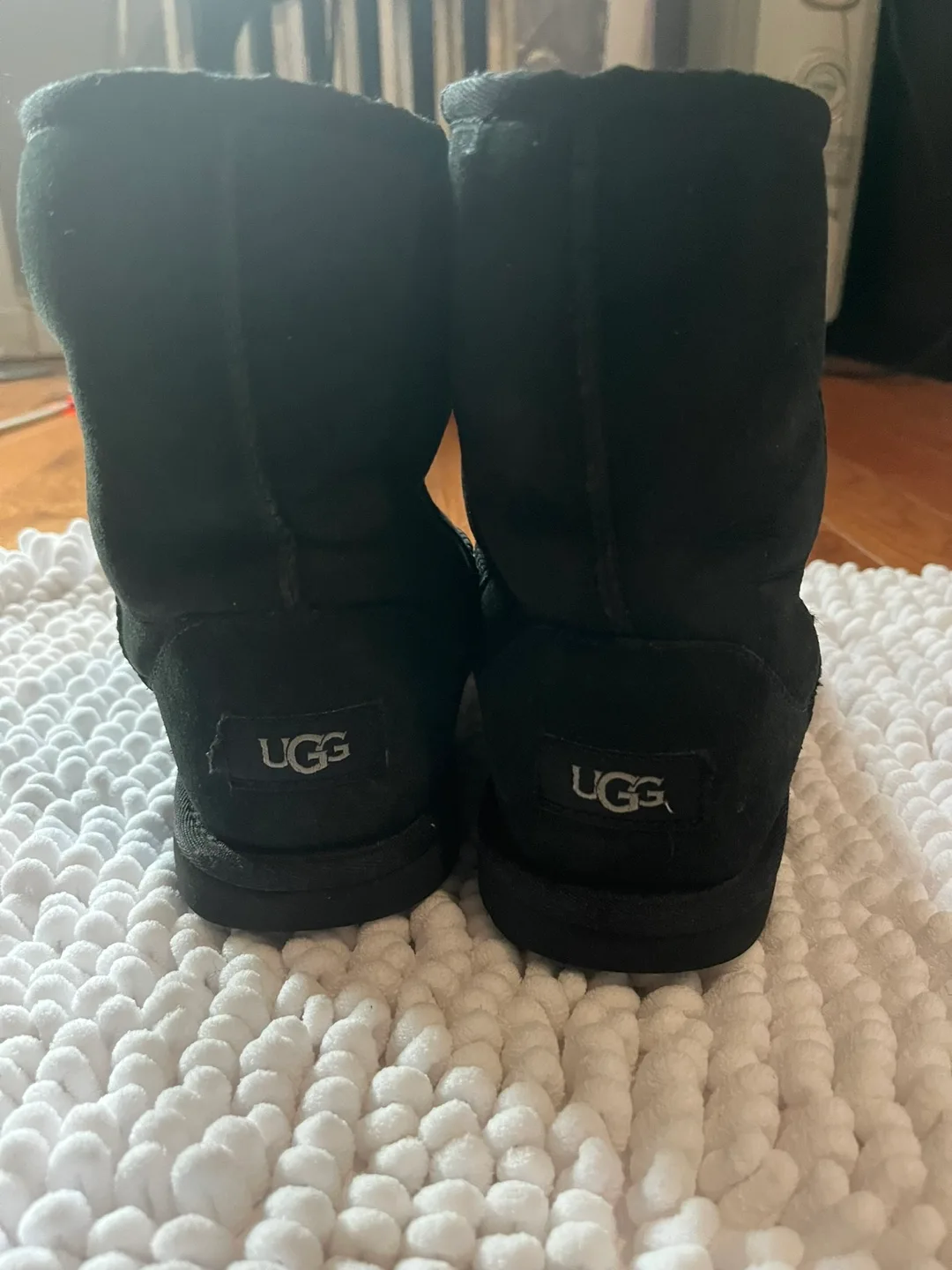 UGG Classic Mini Boots - Black thumbnail