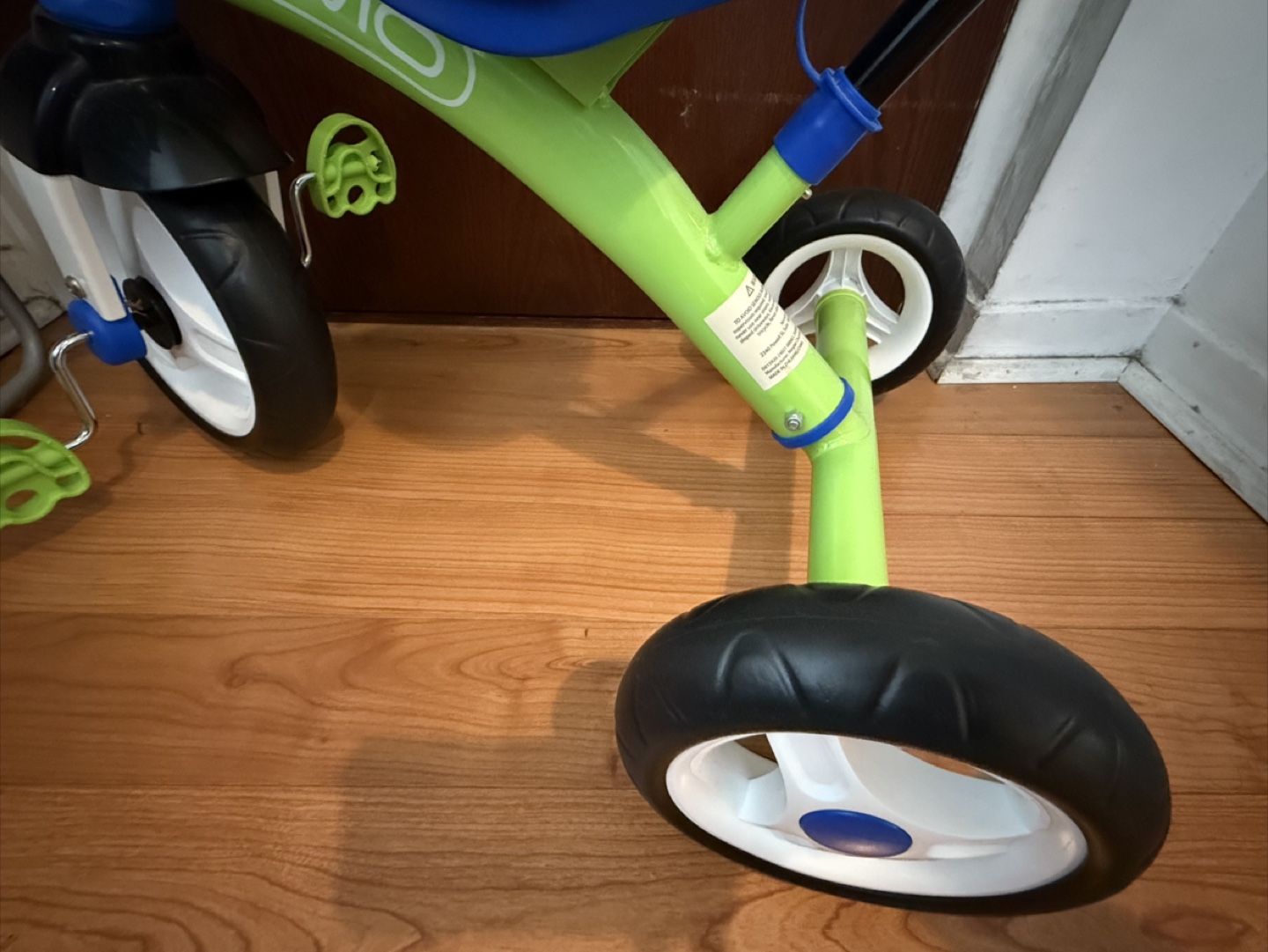 GOMO Lime Green and Blue Toddler Trike - photo 3