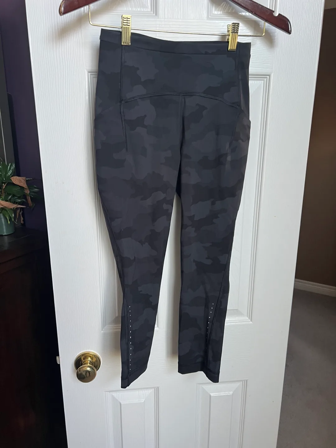 Lululemon Camo Leggings - Size 4 thumbnail