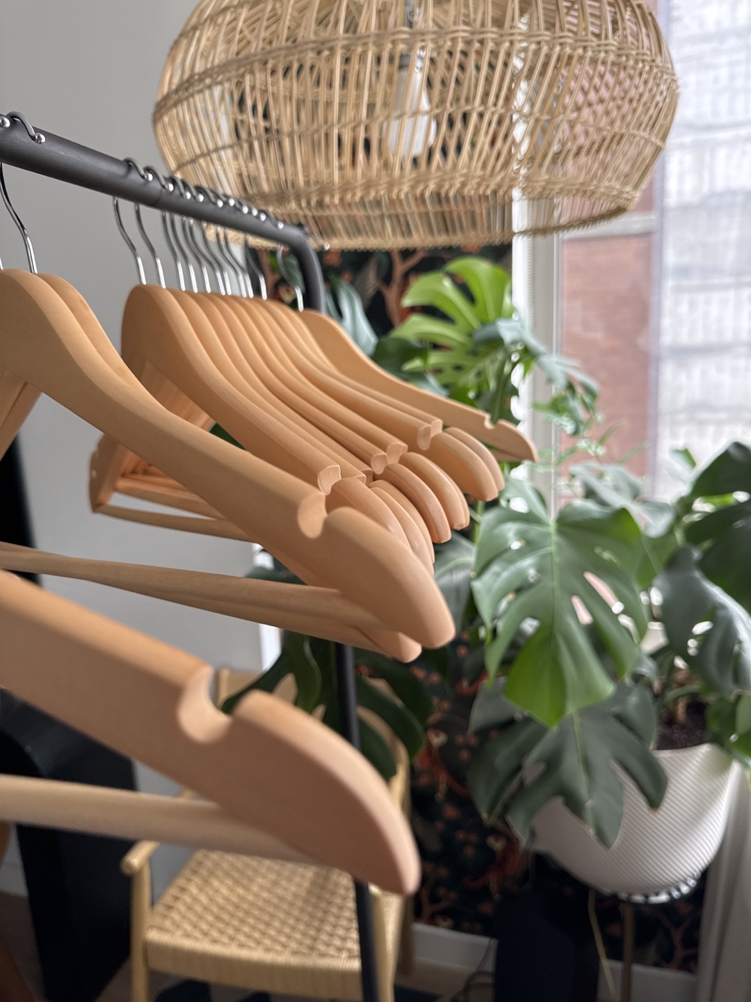Rolling Clothes Rack with Storage Basket + 20 wooden hangers - photo 3