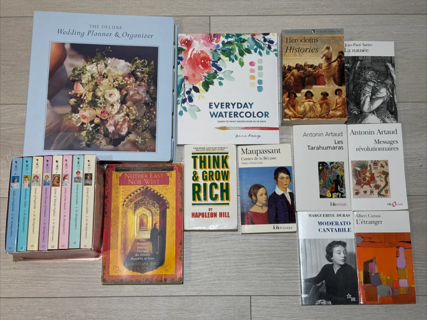 Fiction/non-fiction Books & Wedding planner $5+ thumbnail