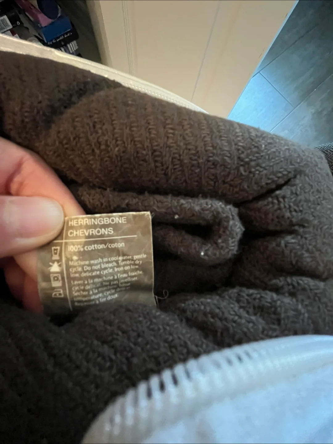 Coverlet/blanket 90x90 inch Herringbone image indicator(3)