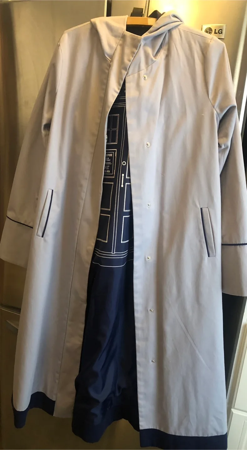 Doctor Who Trench Coat - Size MD