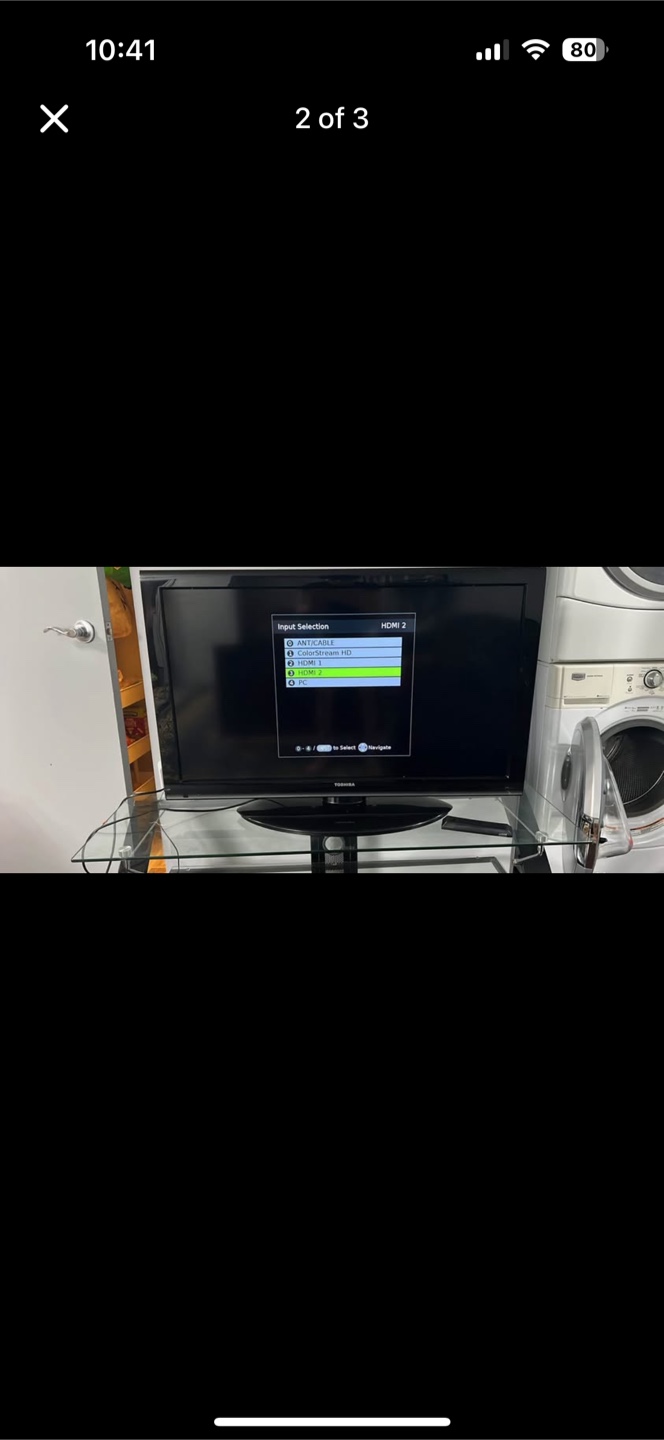 Toshiba TV with Remote - photo 2