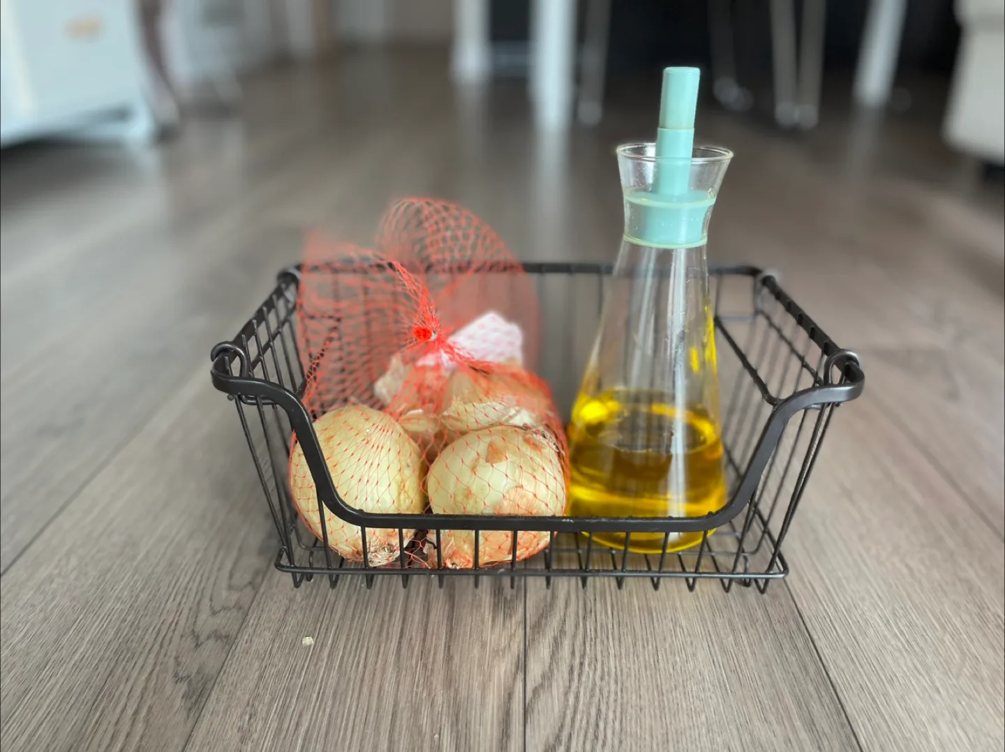 Black Wire Storage Basket thumbnail