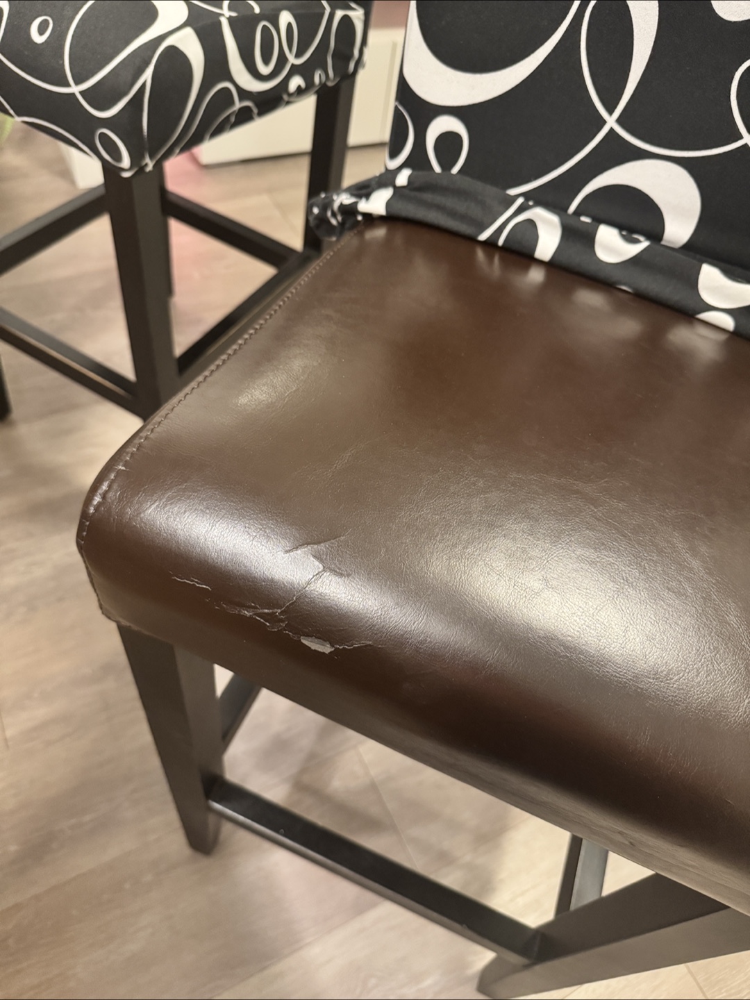 Bar Stools (Set of 2) with Covers - photo 3