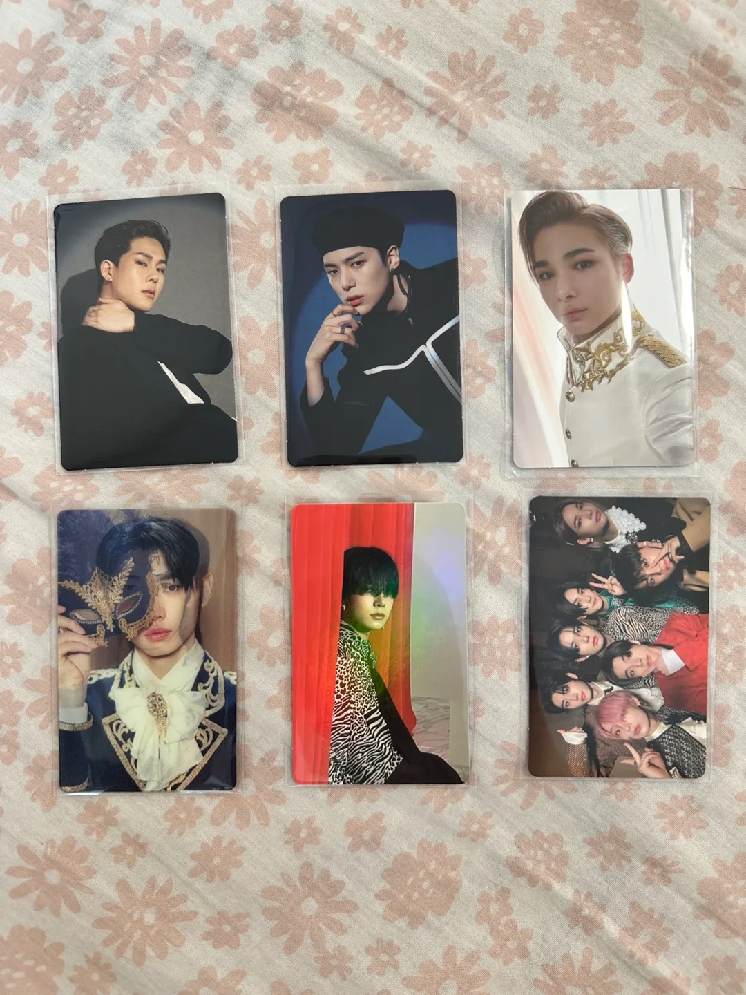 Kpop photocard - boy group (enhypen, monsta x) thumbnail