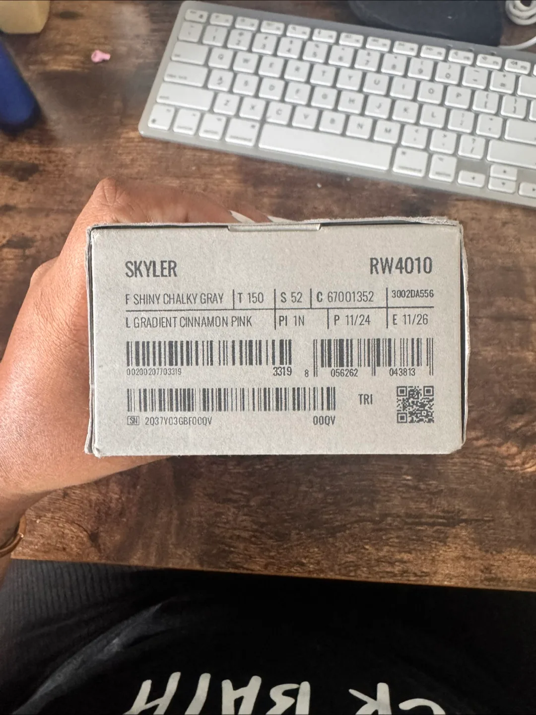 Ray-Ban Meta Skyler Smart Glasses - Chalky Gray image indicator(4)