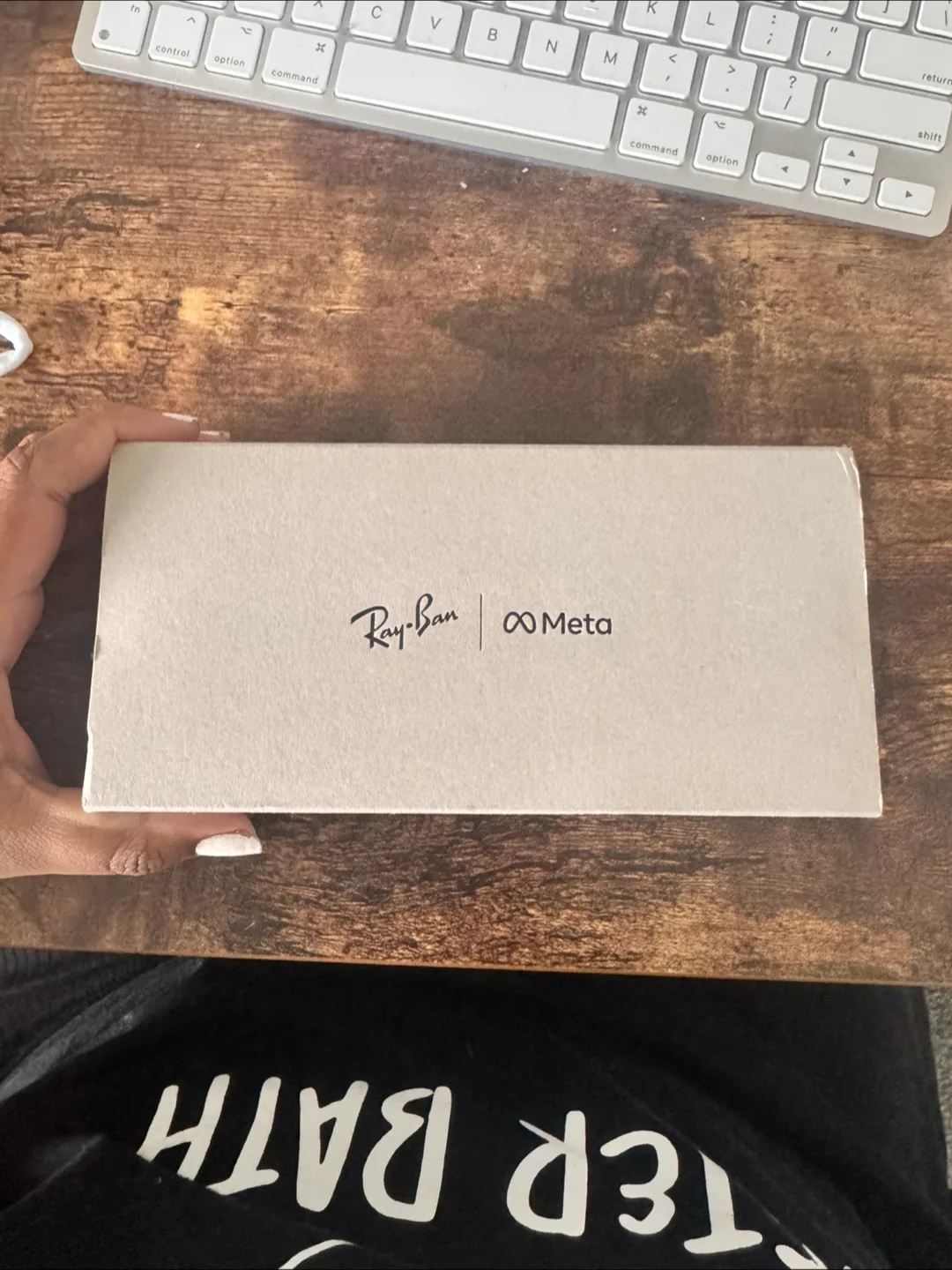 Ray-Ban Meta Skyler Smart Glasses - Chalky Gray image indicator(2)