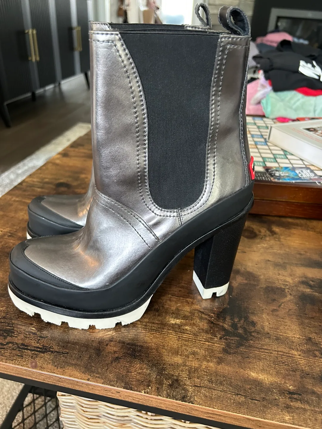 Hunter Chelsea Heel Boots - Size 7 thumbnail