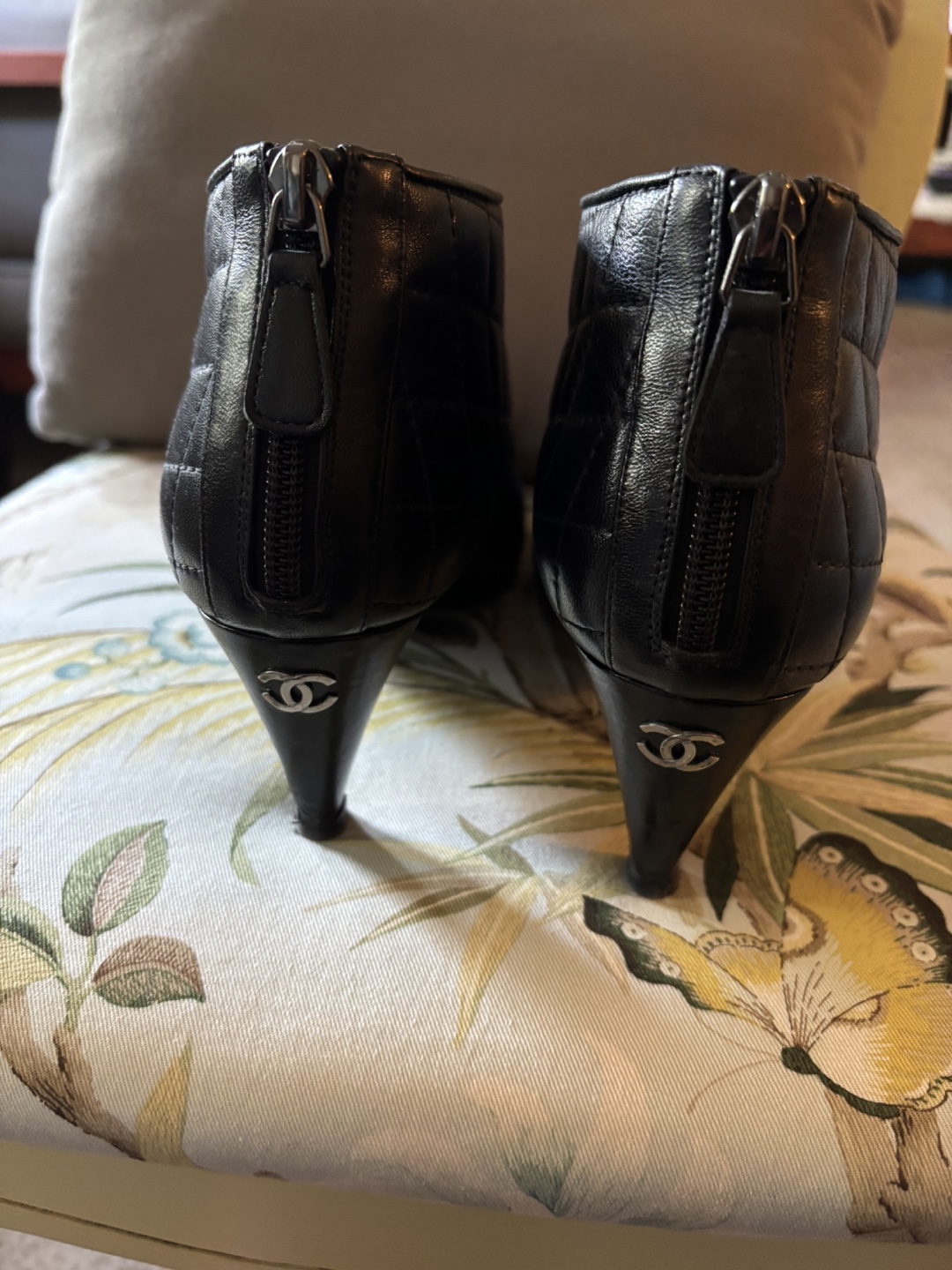 Chanel Black Quilted Leather Booties Size 7 - photo 2