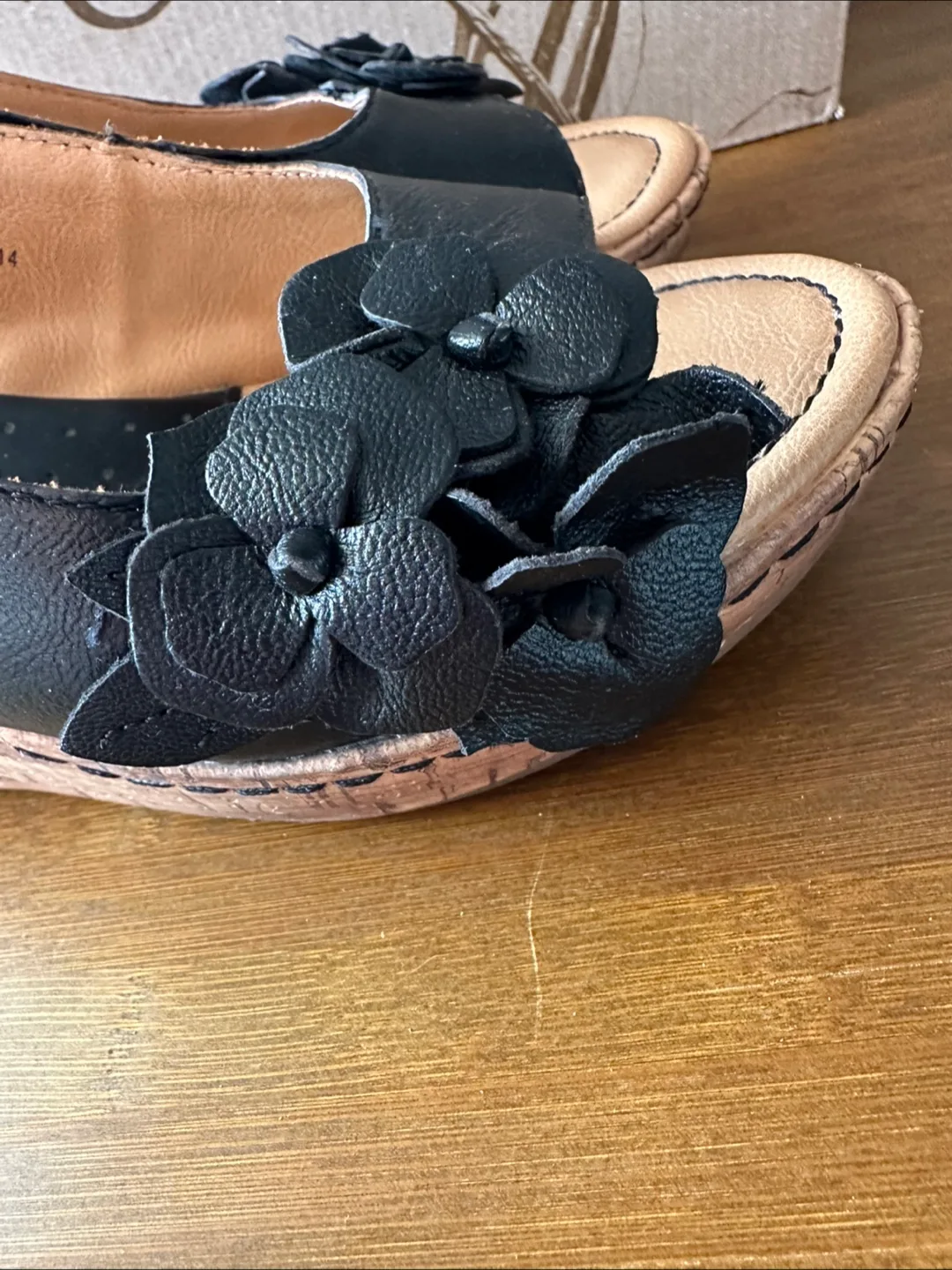 B.O.C. Black Leather Flower Wedge Sandals - Size 8M image indicator(3)