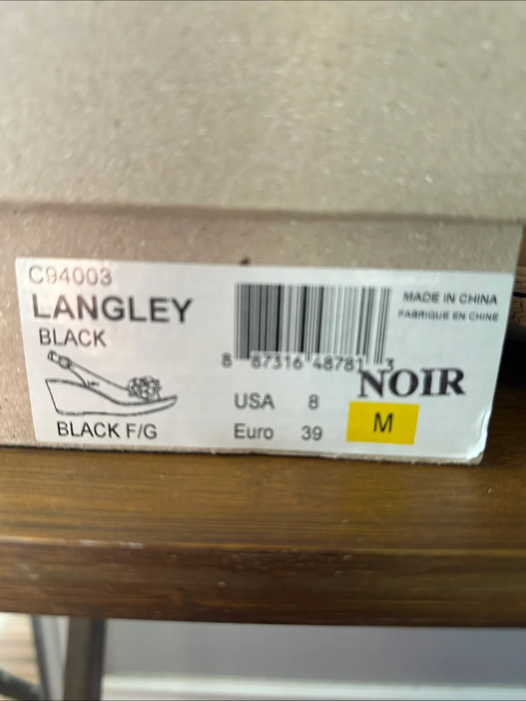 B.O.C. Black Leather Flower Wedge Sandals - Size 8M image indicator(6)