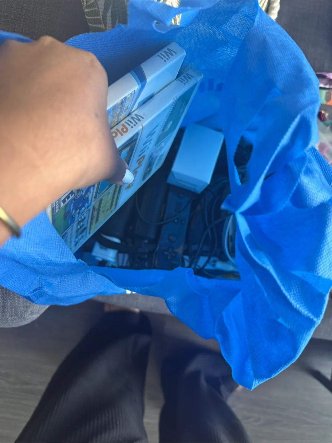 Black Wii Bundle (Accessories + Wii Sport Resort) image indicator(6)