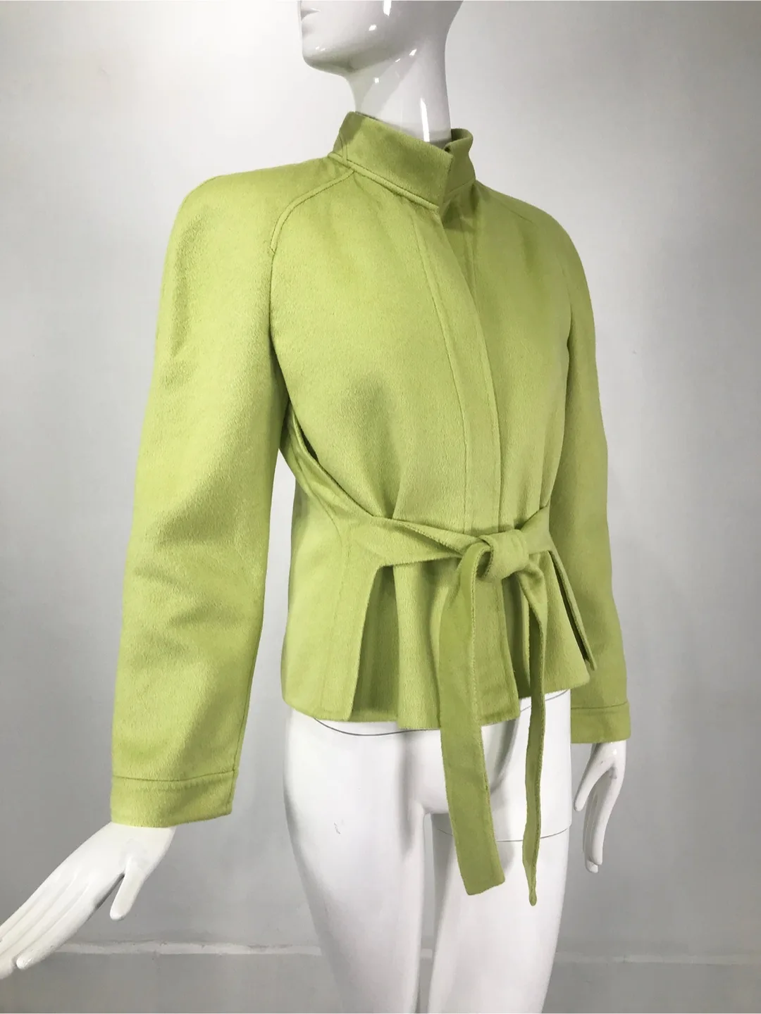 AUTH Vintage Valentino Green Cashmere Wool Jacket Made in Italy image indicator(2)