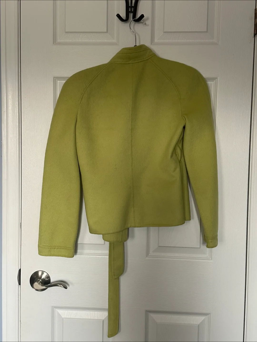 AUTH Vintage Valentino Green Cashmere Wool Jacket Made in Italy image indicator(4)