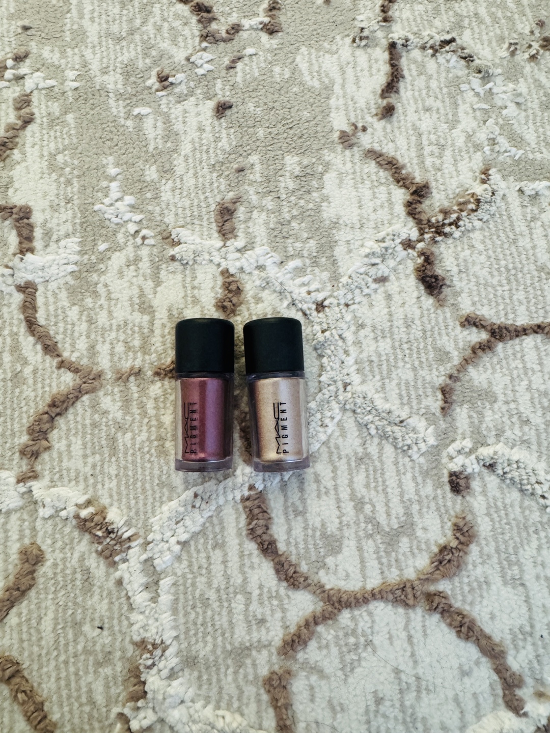 MAC Pigment Shine Time & English Gilt brand new