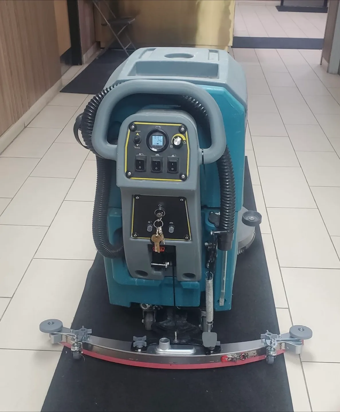 SJ700D Large Floor Scrubber Machine image indicator(2)
