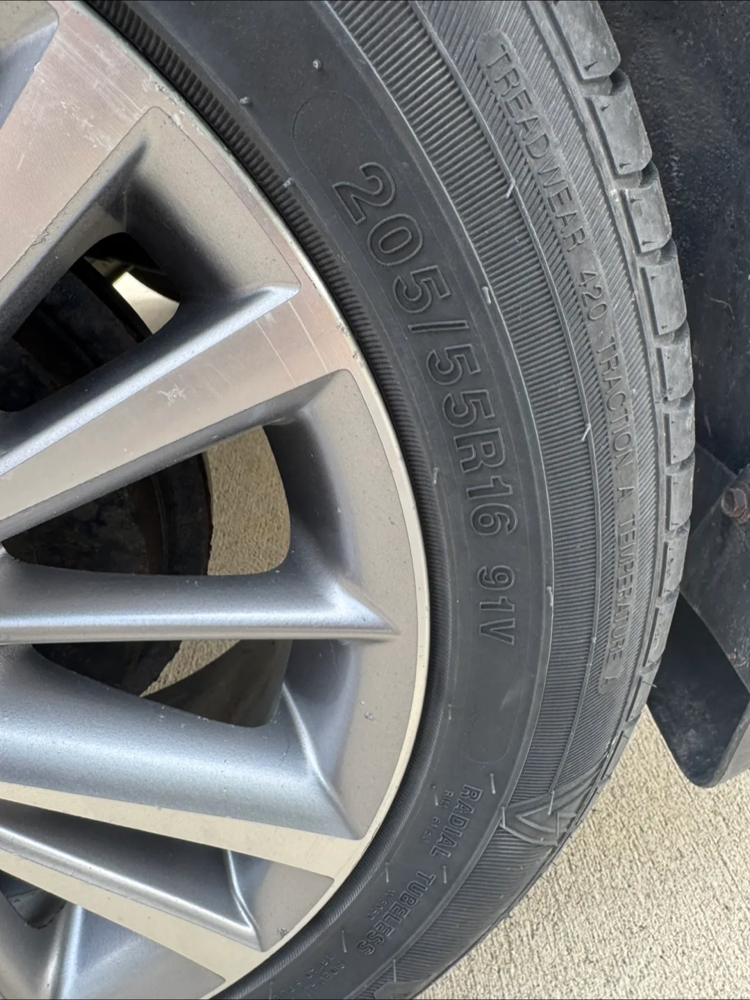 Toyota Rims - 205/55R16 image indicator(2)