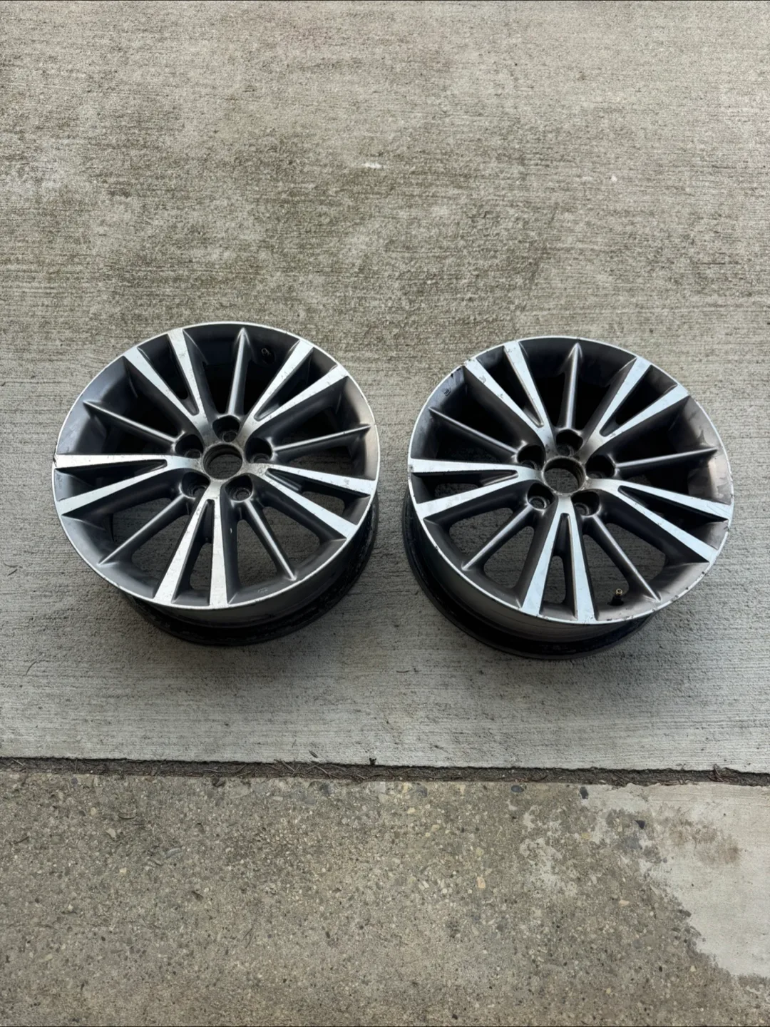 Toyota Rims - 205/55R16 image indicator(5)