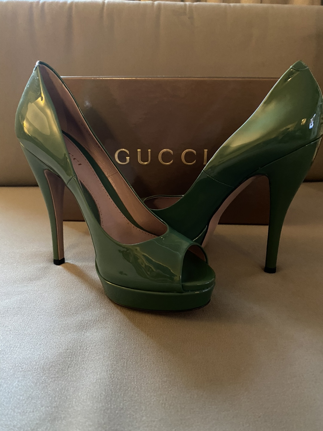 Gucci Green Patent Leather Peep Toe Heels - Size 8.5 - photo 5
