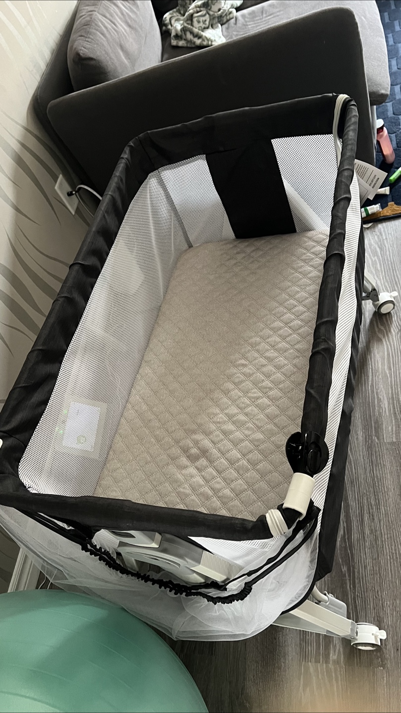 Black & White Baby Bassinet with Mosquito Net - photo 4