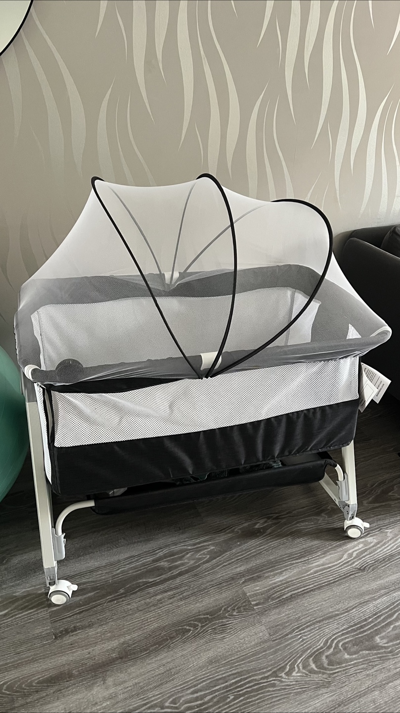 Black & White Baby Bassinet with Mosquito Net