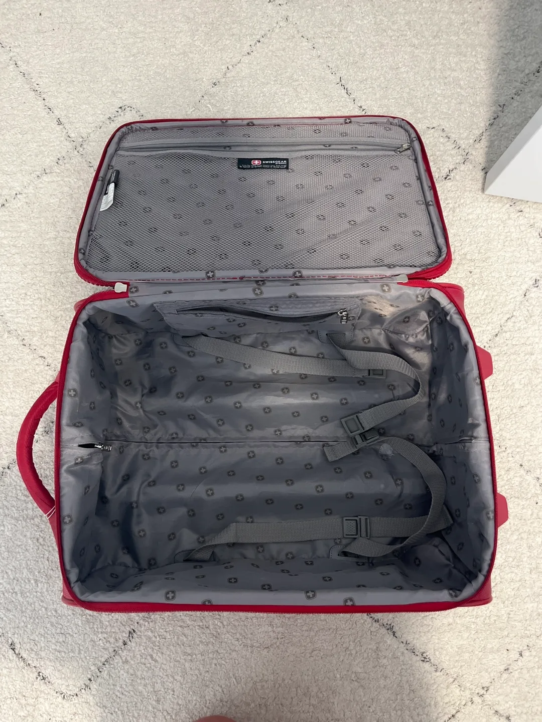 Swissgear Red Carry-On Suitcase image indicator(3)