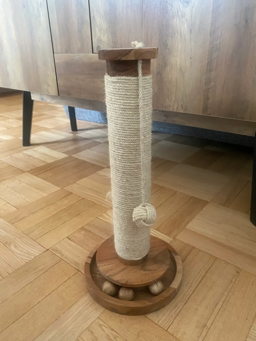 Cat Scratching Post thumbnail