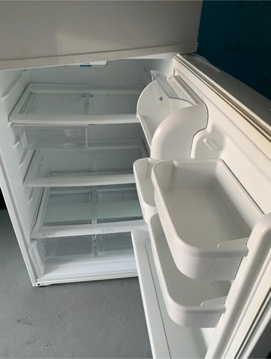 Maytag White Refrigerator image indicator(3)