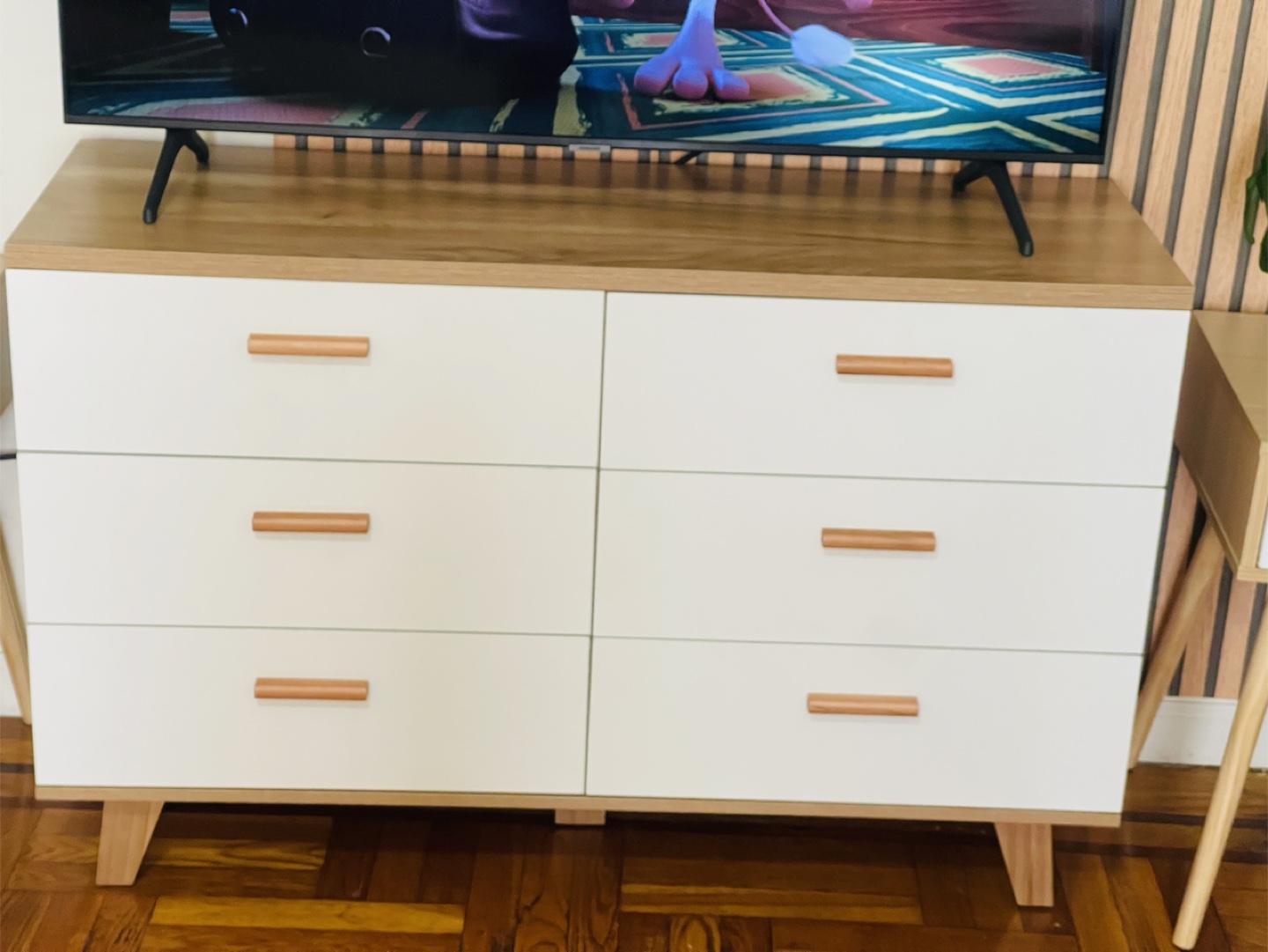 White & Wood 6-Drawer Dresser - photo 2