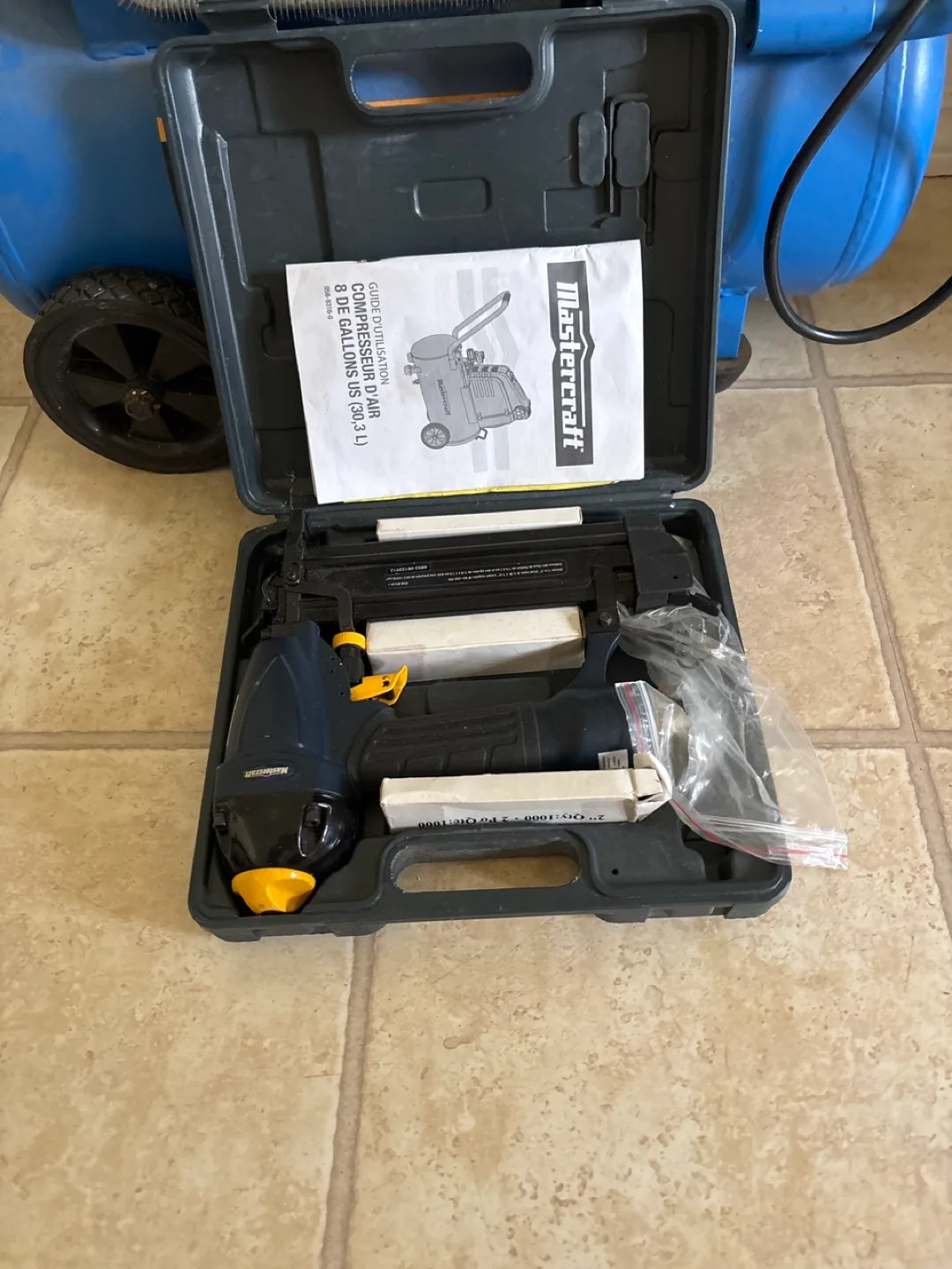 Mastercraft 8 Gallon Air Compressor image indicator(2)