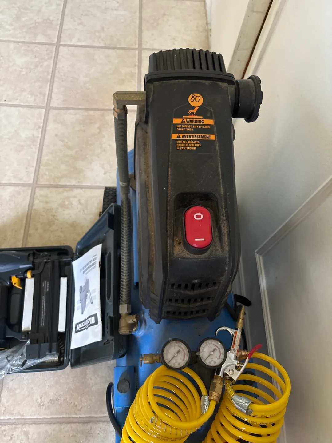 Mastercraft 8 Gallon Air Compressor image indicator(3)