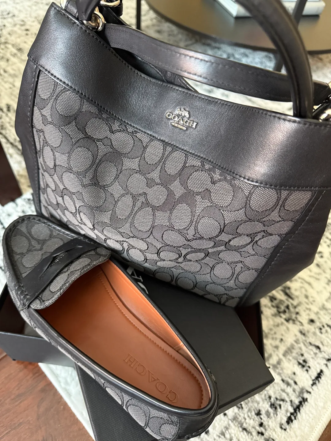 Coach Purse and Loafers Set S 8 set 125$ thumbnail