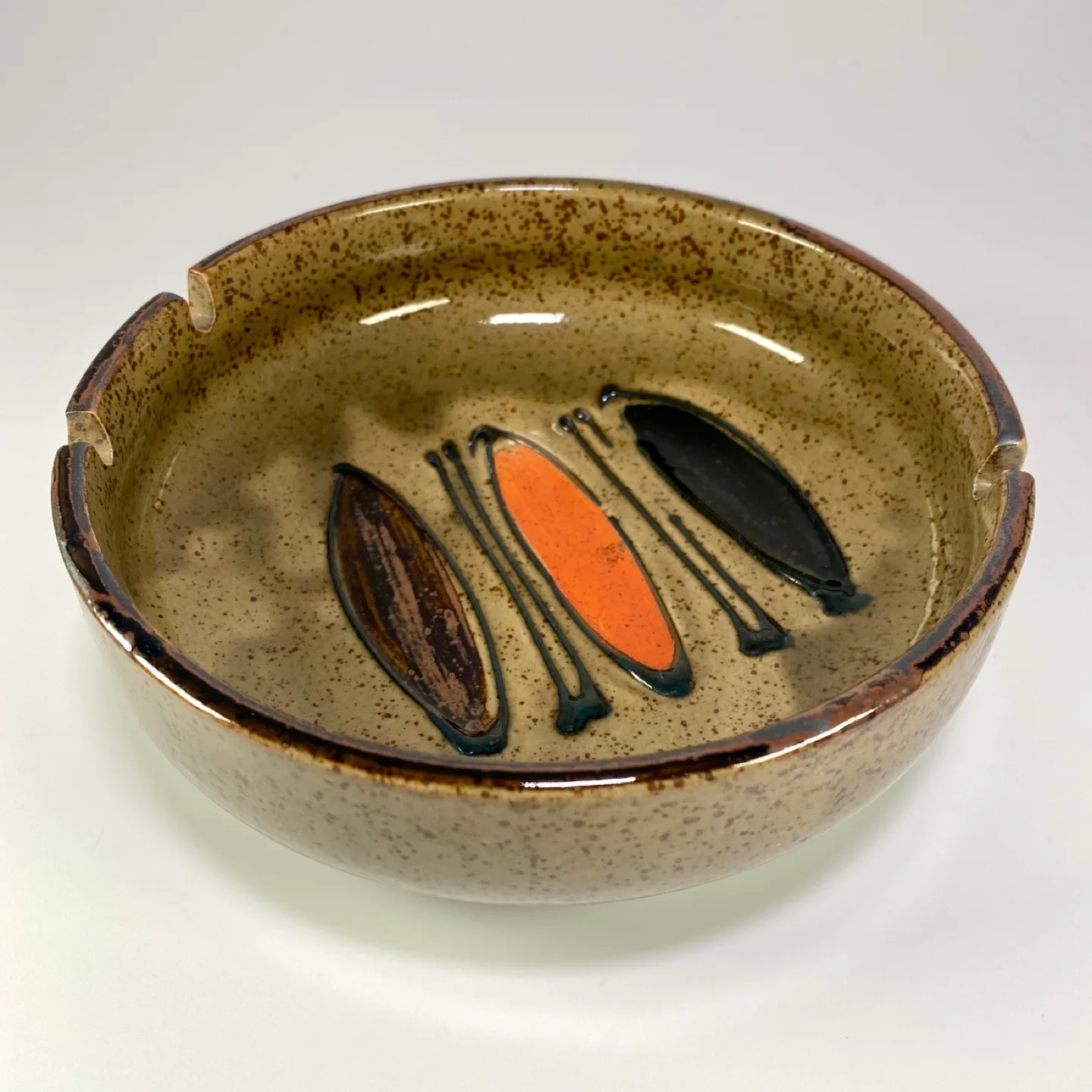 Vintage Mid-Century Ashtray image indicator(2)