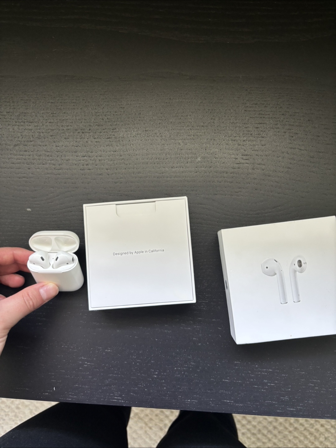 Apple AirPods (2nd generation) - Like New - photo 2